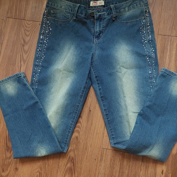 Blue jeans w/studs by Lei,sz 11, $13 Glenn Heights TX ppu or SHIPPING AVAILABE - Picture 3 of 4